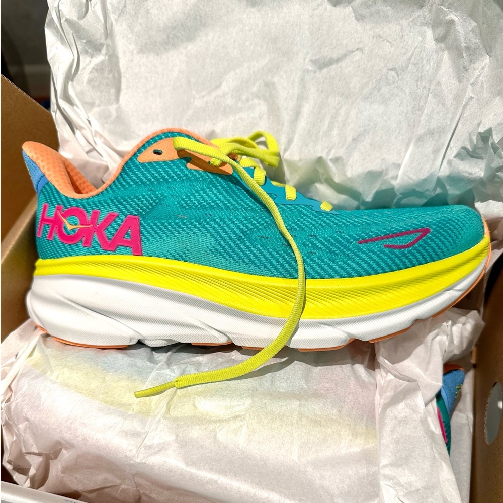 Hoka Clifton 9